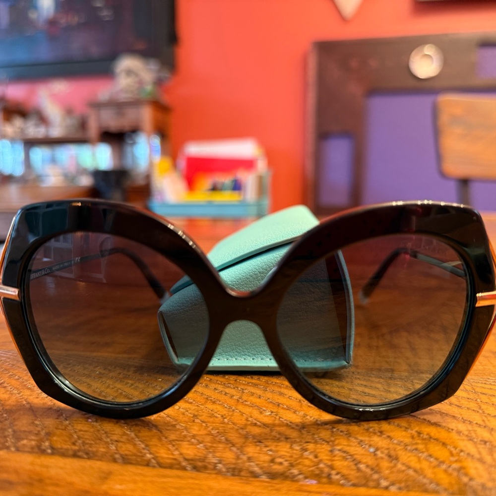 ✨ Tiffany & Co TF4169 Sunglasses – Classic & Elegant ✨